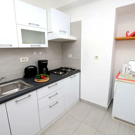 Apartament Danica *