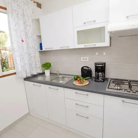 Apartament Danica *