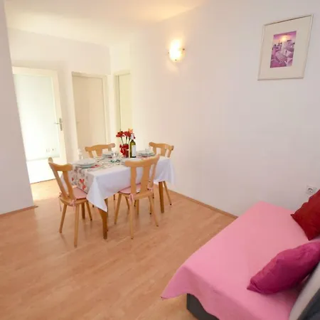Danica Apartament *